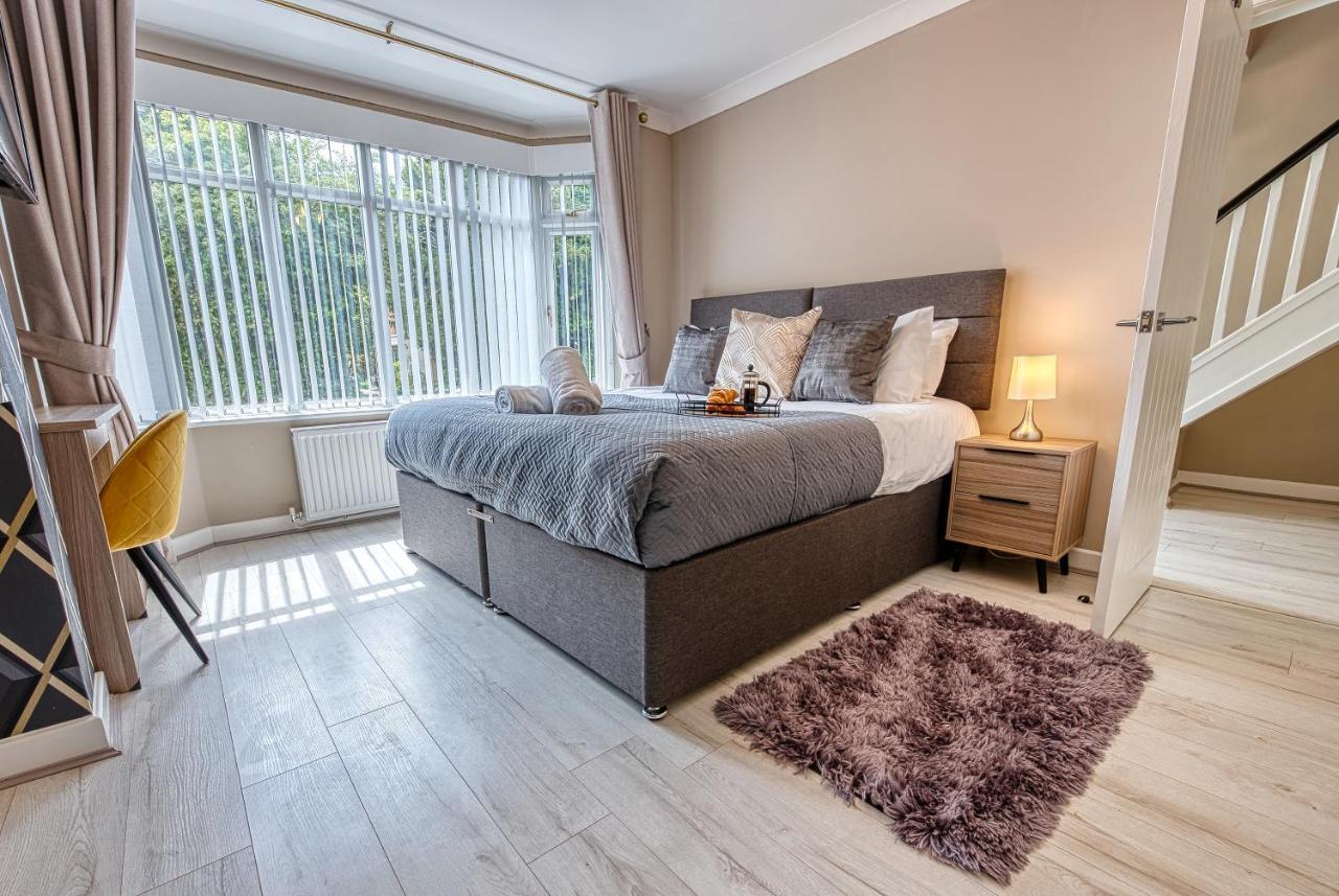 Elegant 5 Bed House - Sleeps 9, Central Solihull, Nec, Jlr, Hs2, Resorts World, Airport Business And Leisure Stays, Exterior foto