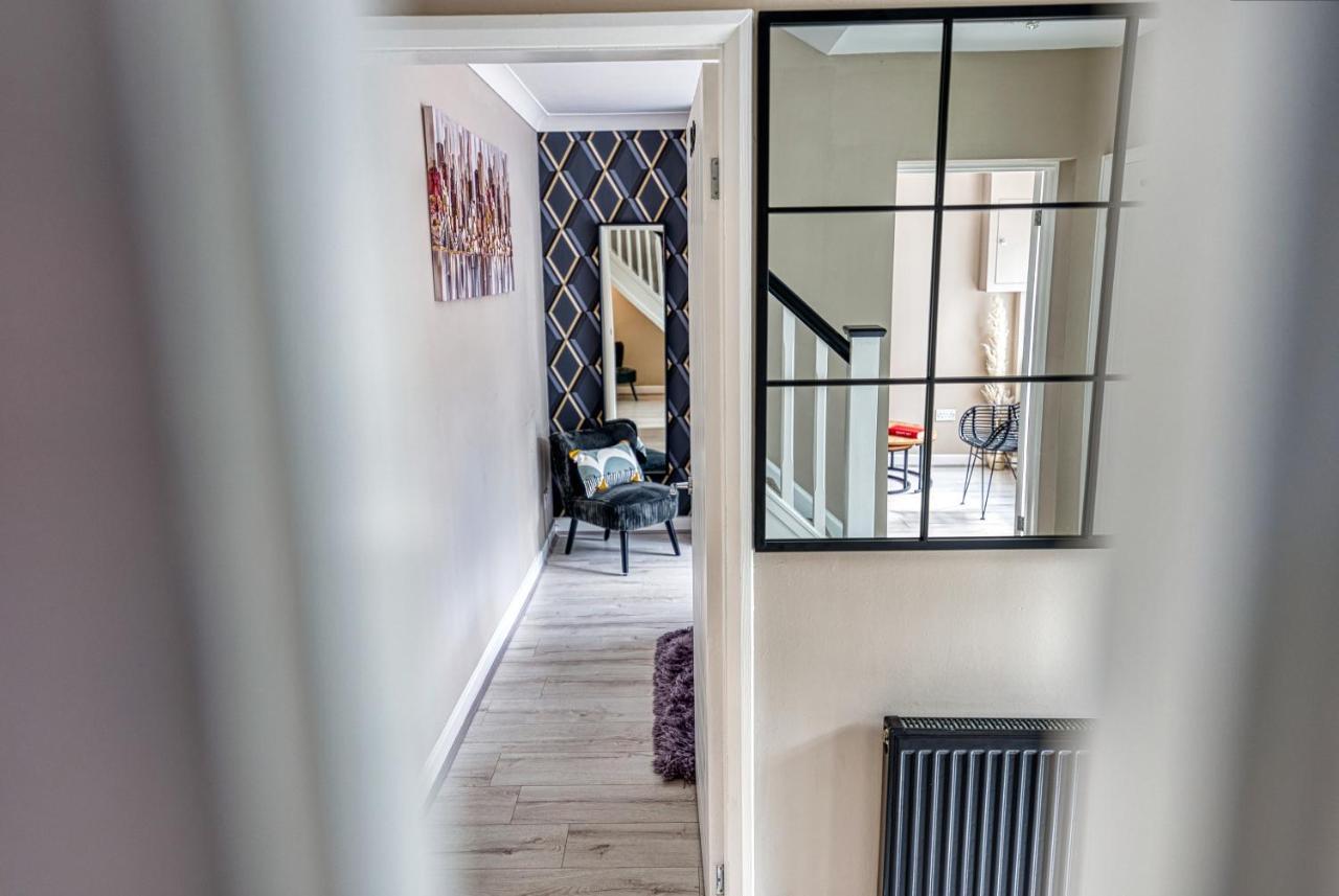 Elegant 5 Bed House - Sleeps 9, Central Solihull, Nec, Jlr, Hs2, Resorts World, Airport Business And Leisure Stays, Exterior foto