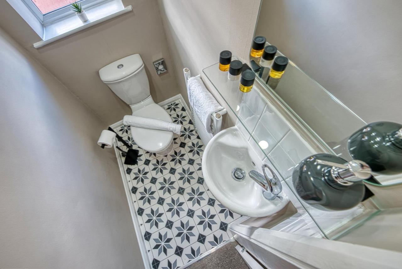 Elegant 5 Bed House - Sleeps 9, Central Solihull, Nec, Jlr, Hs2, Resorts World, Airport Business And Leisure Stays, Exterior foto