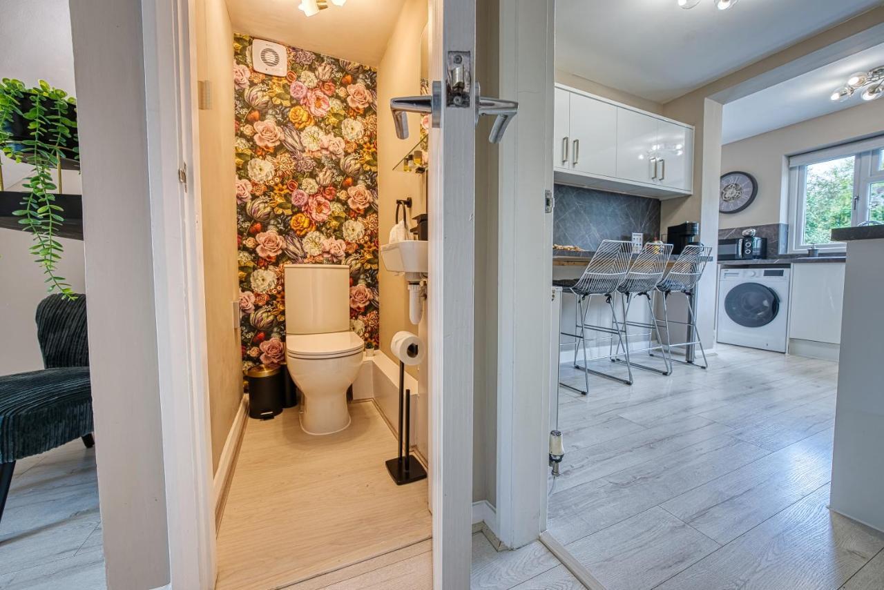 Elegant 5 Bed House - Sleeps 9, Central Solihull, Nec, Jlr, Hs2, Resorts World, Airport Business And Leisure Stays, Exterior foto